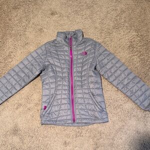 The North Face Kids Puffer Jacket in Gray and Pink